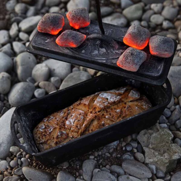 KOKOKO EGGS Brot aus dem Dutch Oven mit Kokosbriketts